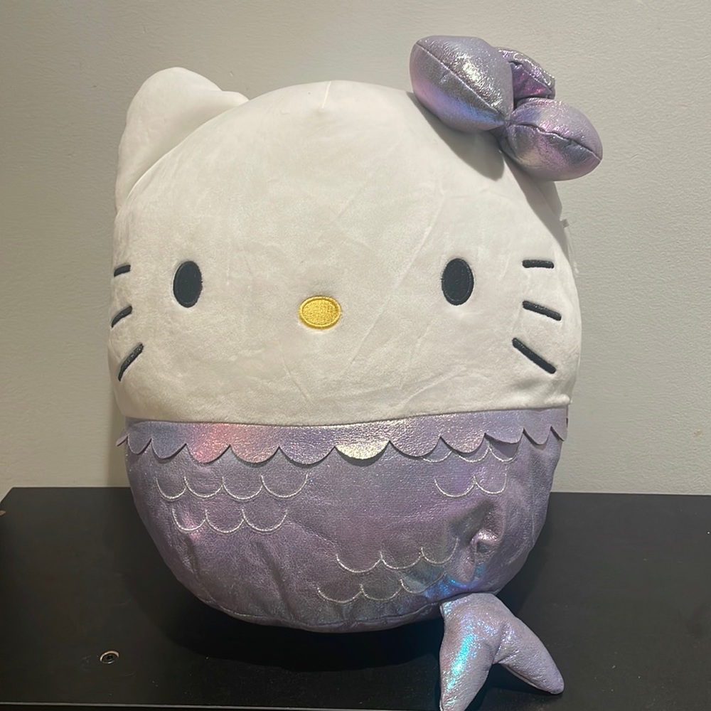 Hello Kitty 11 in. Squishmallow